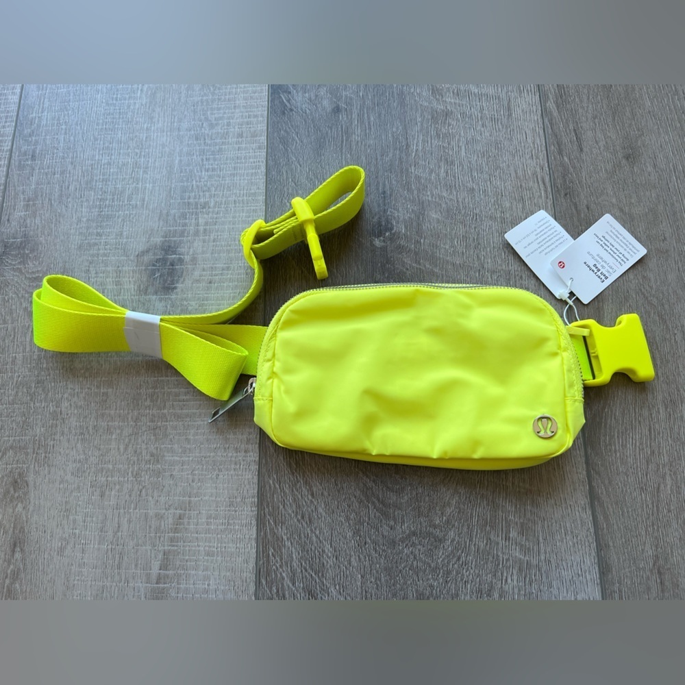 OG Lululemon Everywhere Belt Bag 1L in Electric Lemon